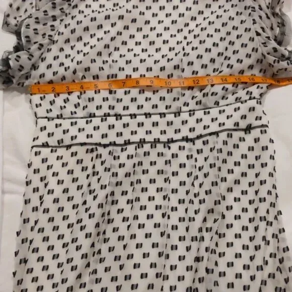 NWT BCBG Silk Blend Cocktail Dress with Ruffle Sleeves Size 10 - Picture 7 of 12